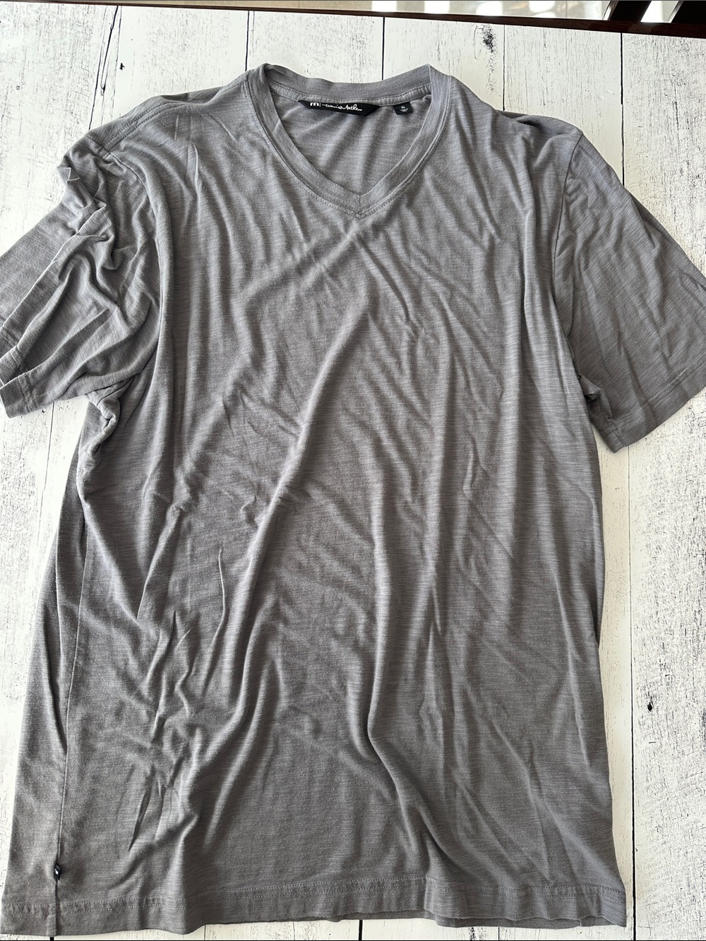 Men's Travis Mathew Gray V-Neck Short Sleeve Shirt XL